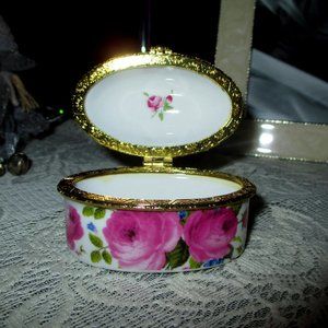 Porcelain Trinket Box